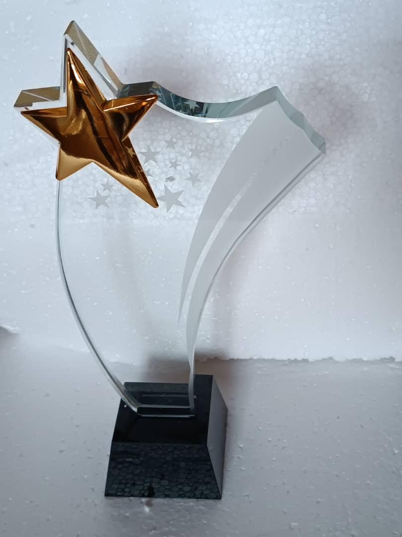 Curvy-clear-crystal-with-star-icon
